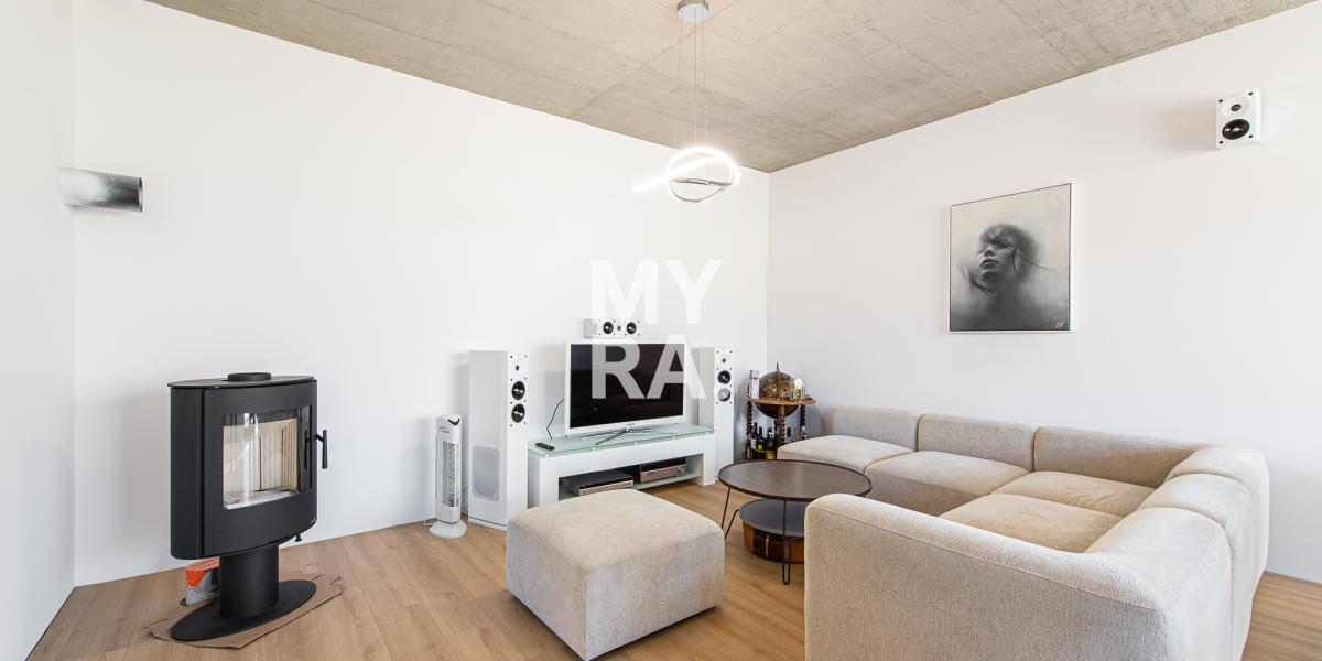 PRENÁJOM / zariadený 5-izbový rodinný dom / Podhorany