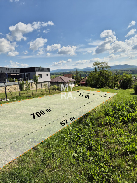 Pozemok pre rodinný dom – Ličartovce, budúca obecná komunikácia, cca 700 m²