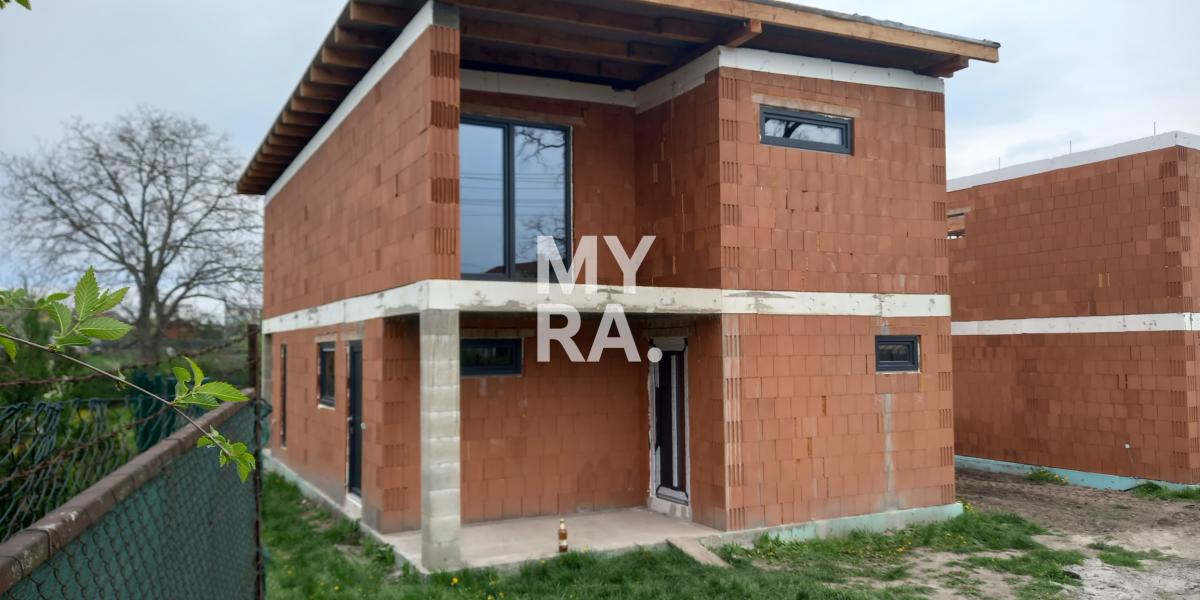 Rozostavaný 4 izbový dom Sokoľany