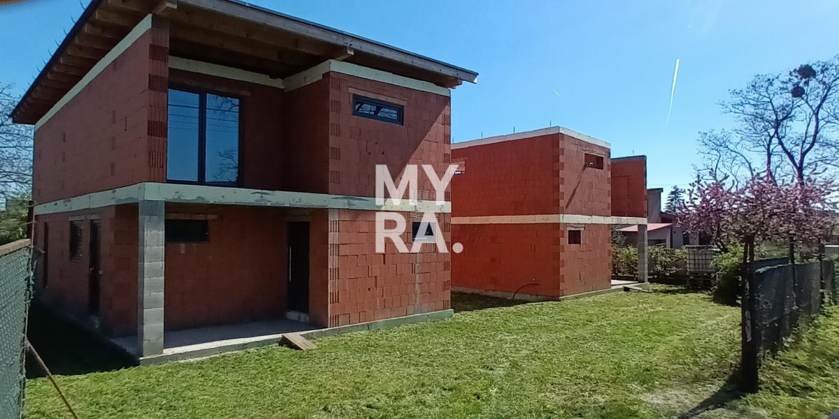 Rozostavaný 4 izbový dom Sokoľany