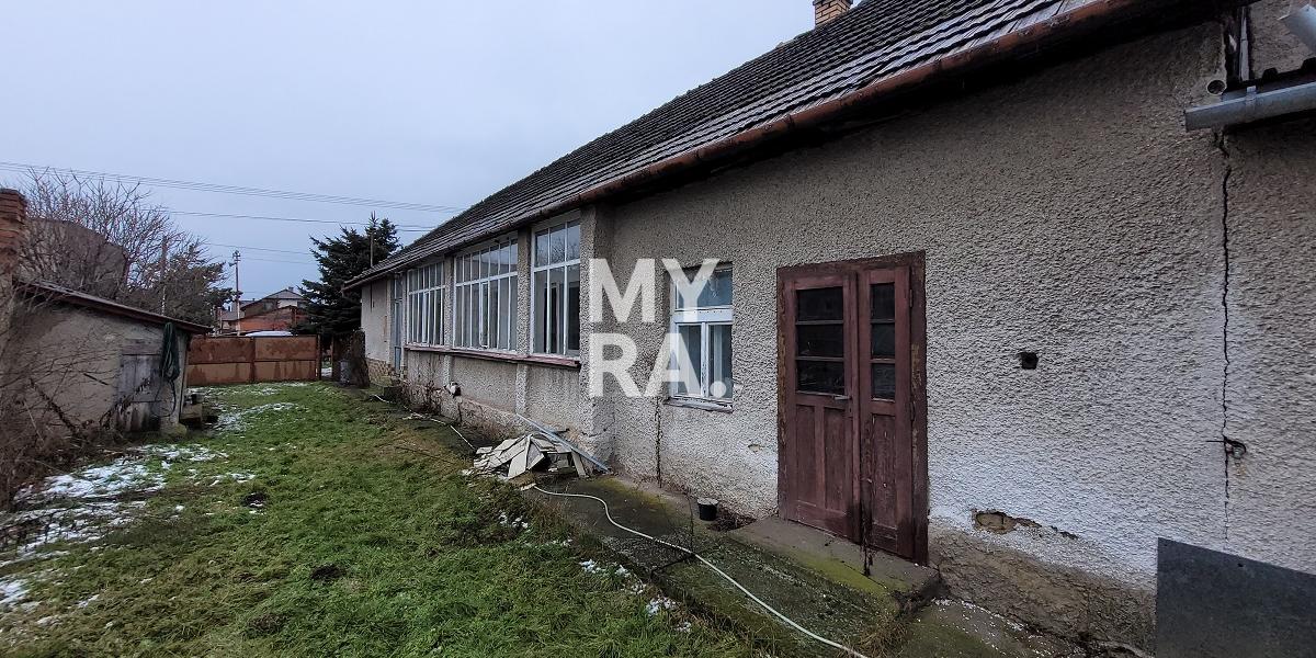 Pozemok o výmere 1053 m2 v obci Cestice