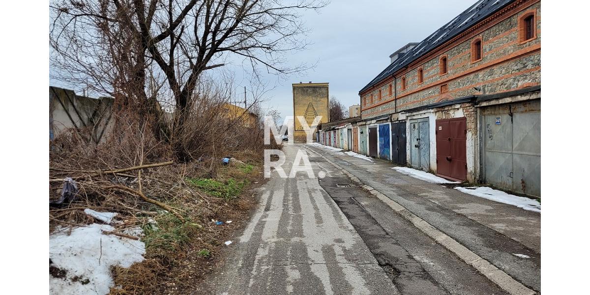 Garáž blízko Rezidencie Albelli