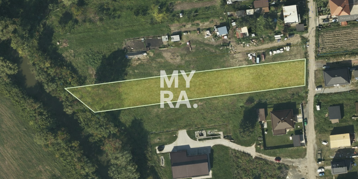 Stavebný pozemok v obci Petrovany-10 min. od centra Prešova