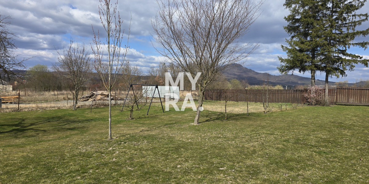 Stavebný pozemok 674 m², IS, optika, prístup – Nižná Šebastová