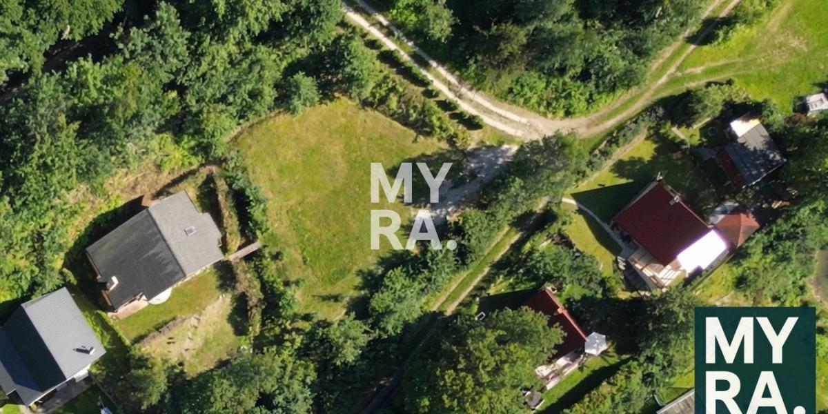 Pozemok pri vode na výstavbu rekreačnej nehnuteľnosti, vodná nádrž Ružín