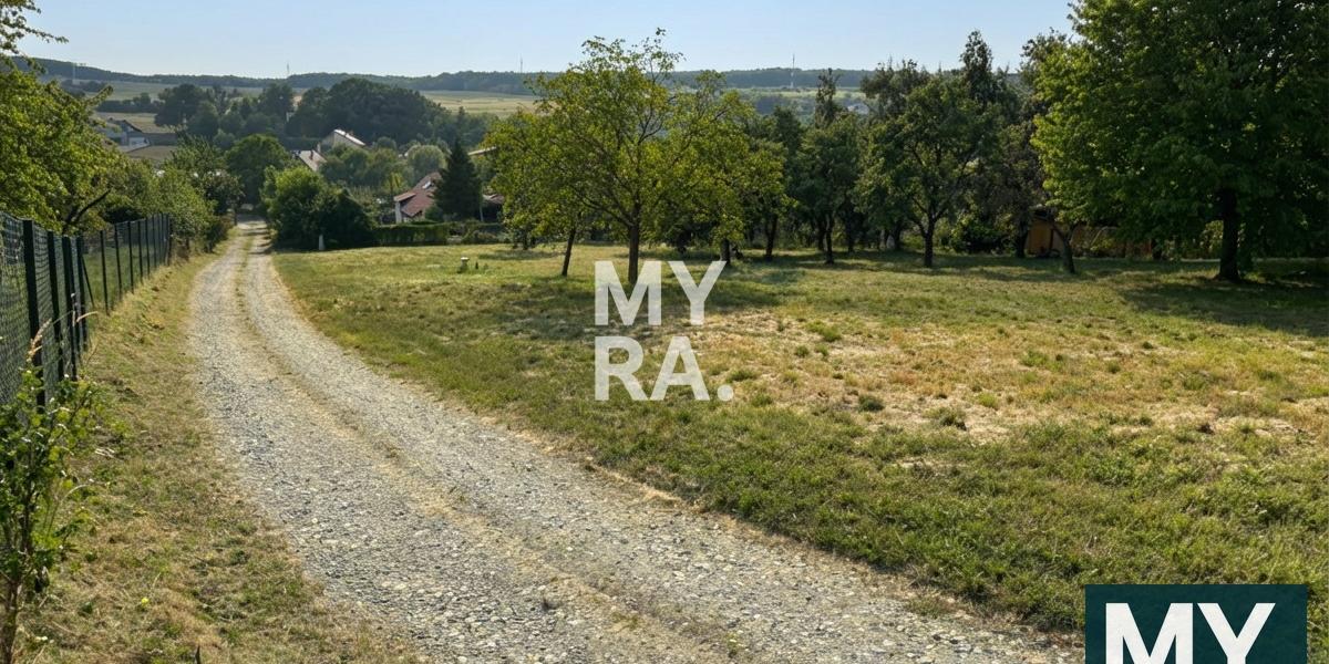 Slnečný stavebný pozemok, súkromná príjazdová cesta, stavebné povolenie, Košice - Lorinčík