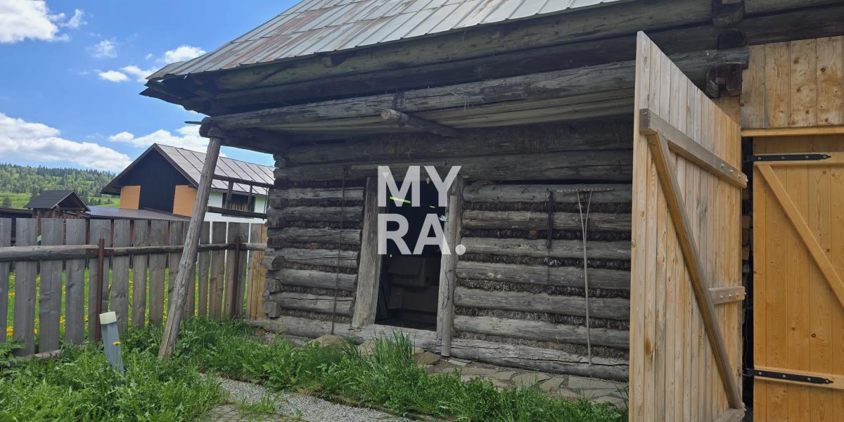 Chalupa v rázovitej obci Osturňa.