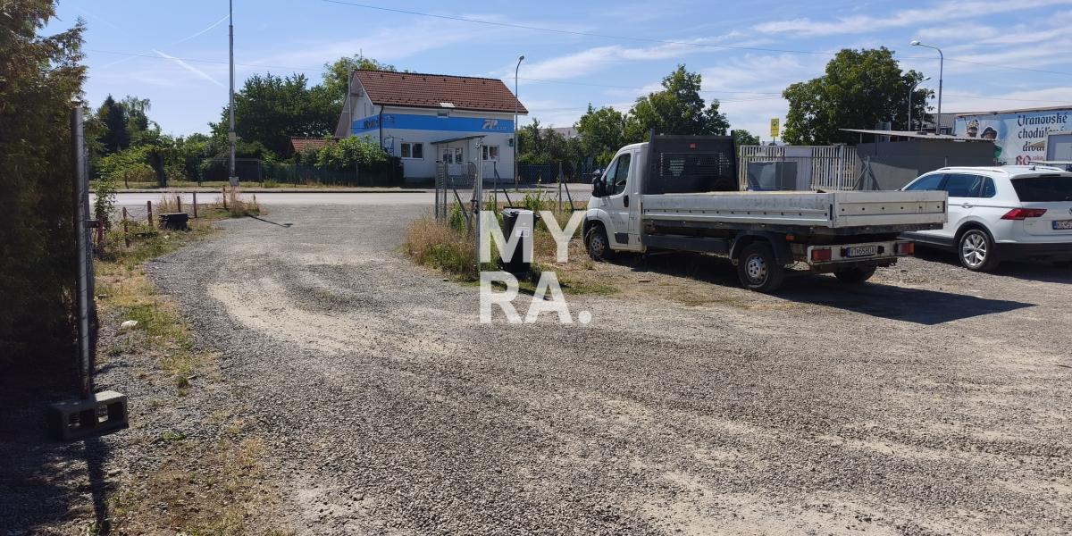 PRENÁJOM PREDAJNE A SKLADOV – HERLIANSKA UL., VRANOV NAD TOPĽOU