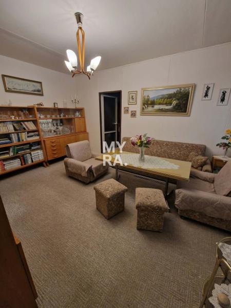 3. izb. byt, výmera 58 m2, 8 m2 loggia, v blízkosti OC Lidl a Magistrátu
