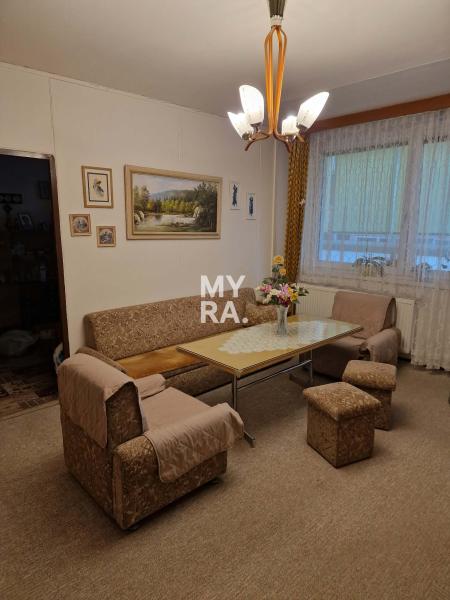 3. izb. byt, výmera 58 m2, 8 m2 loggia, v blízkosti OC Lidl a Magistrátu