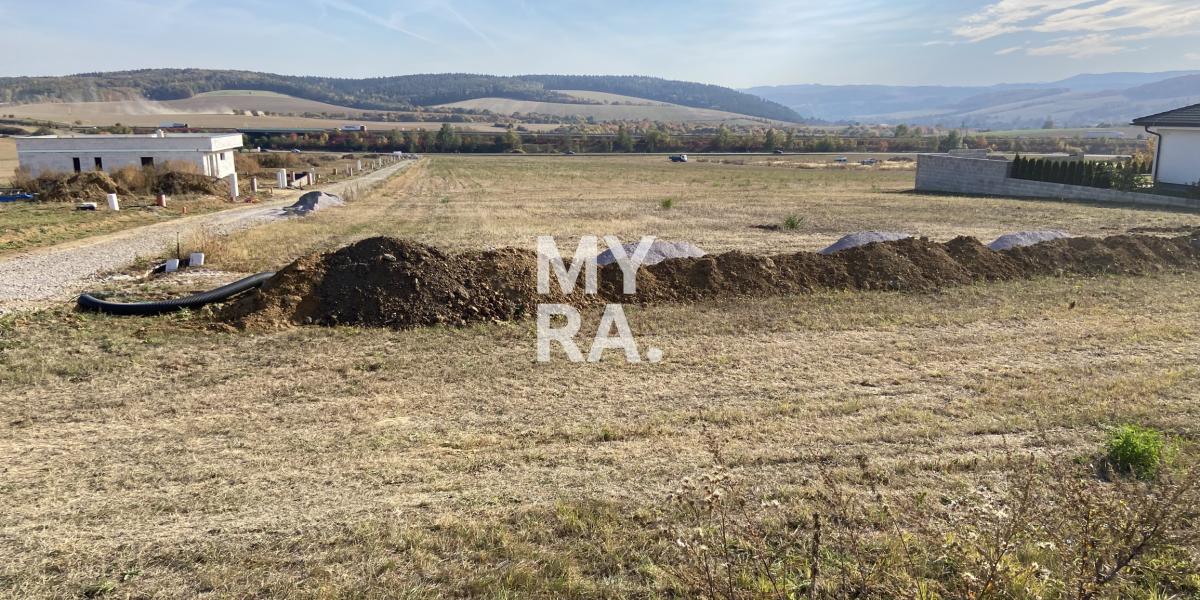 Stavebný pozemok v obci Svinia vhodný pre DEVELOPERA