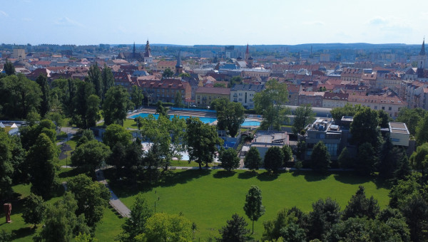 4 izbový byt 140 m² + terasa 30 m² + garážové státie pri Mestskom parku, Rumanova ulica.
