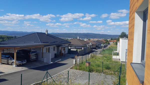Samostatný 3-izbový rodinný dom, terasa + vlastná záhrada + 2 parkovacie miesta, Prešov, časť Šalgovík