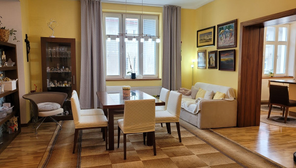 2 izbový byt, Jarná ulica, veľká loggia, šatník, orientácia V-J-Z-S