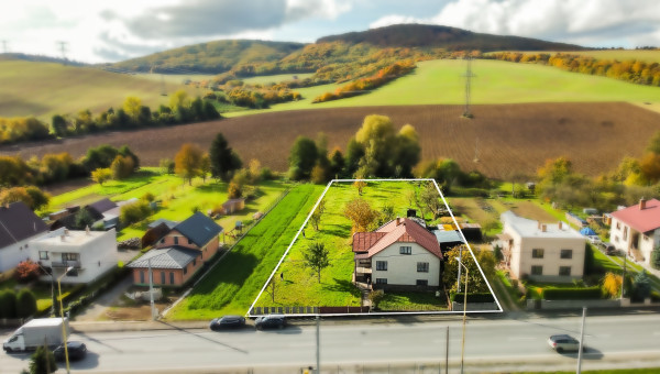 Rodinný dom s rovinatým  pozemkom 2970 m² - Lúčka, okres Svidník