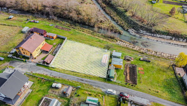 Stavebný pozemok 961 m² s projektom a stavebným povolením, Kapušany