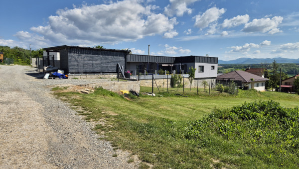 Pozemok pre rodinný dom – Ličartovce, budúca obecná komunikácia, cca 700 m²