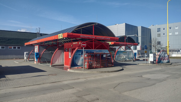 NA PREDAJ – Technológia bezdotykovej autoumyvárne.