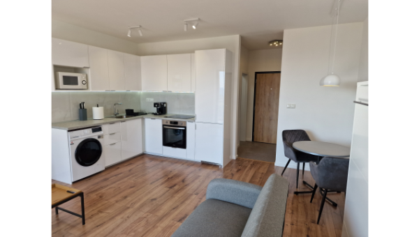 Pekný, nový byt s parkovacím miestom