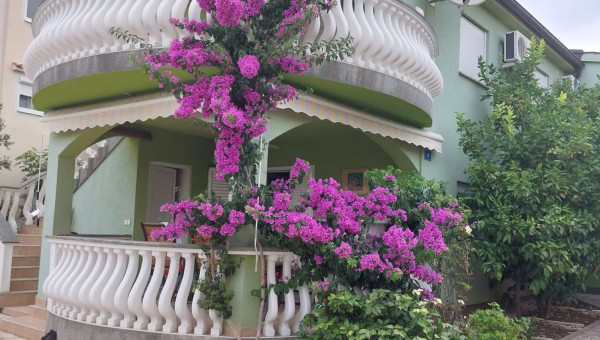 Apartmánový dom na ostrove Vir v Chorvátsku