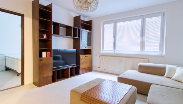 PRENÁJOM / 3 izbový byt, 72 m2 s loggiou /  ul. Magurská v Prešove