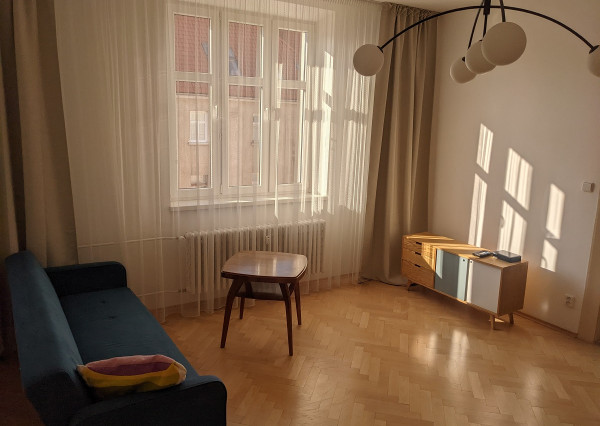 prenájom 3 izbový tehlový byt blízko centra, 110 m2