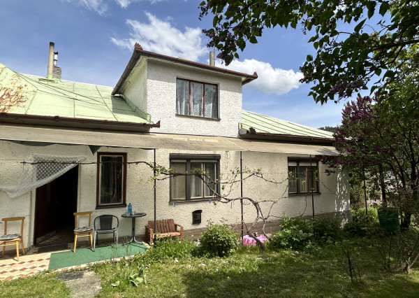 PREDAJ / starší rodinný dom s pozemkom 1950 m2 / Široké