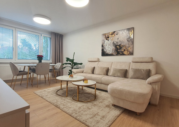 4 izbový byt s 2 loggiami a 2 kúpeľňami, 104m2