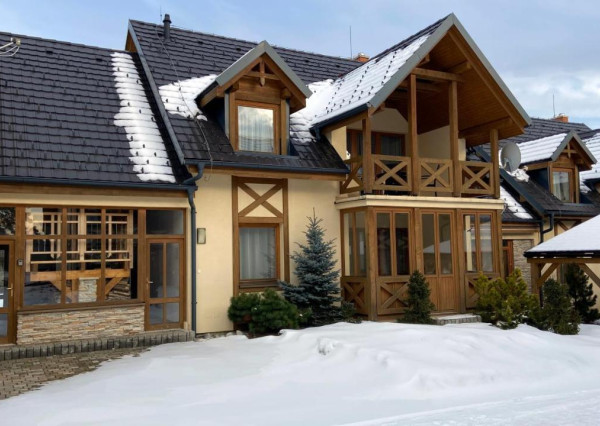 PRENÁJOM / 2-izbový apartmán 65 m2 so zimnou terasou / Vysoké Tatry